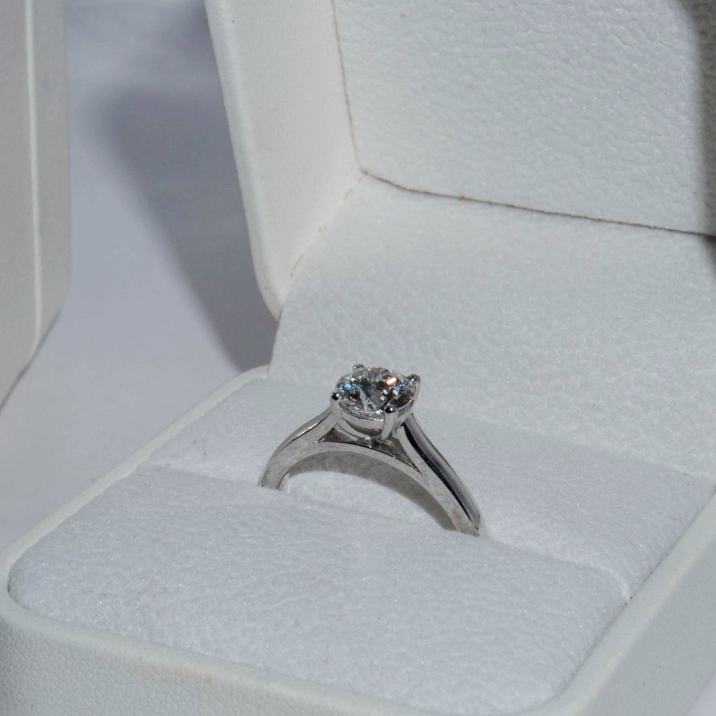 Engagement Ring Round White Gold