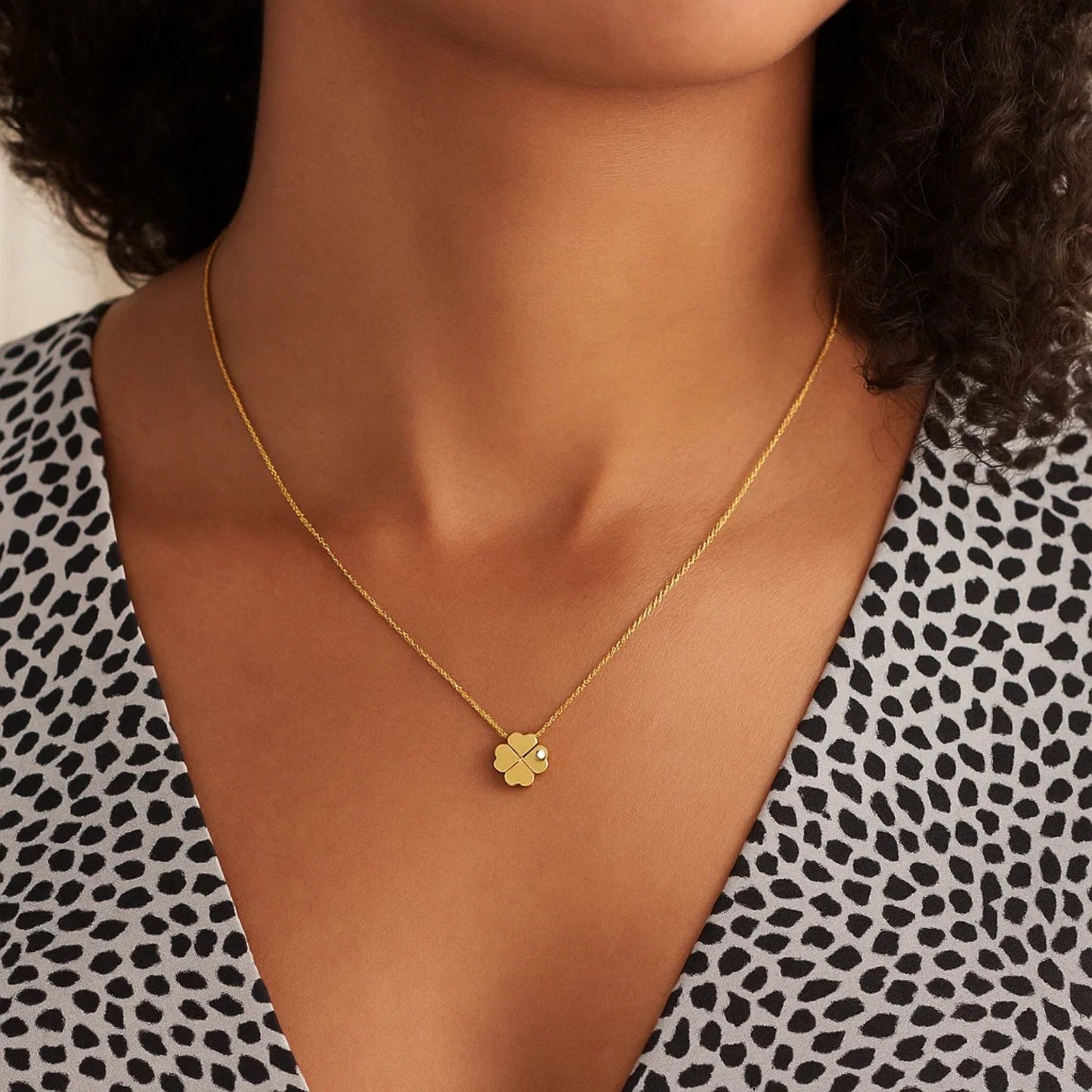 14k Yellow Gold Polished Four Leaf Clover Necklace with Diamond