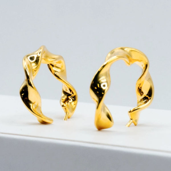 Vera Twist Hoops