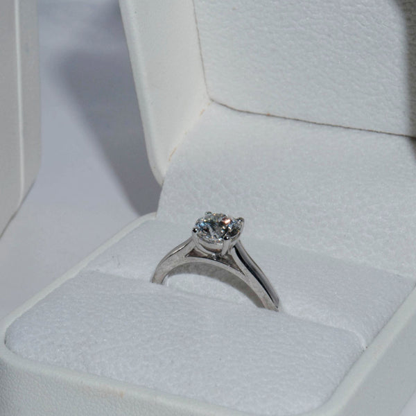 Engagement Ring Round White Gold